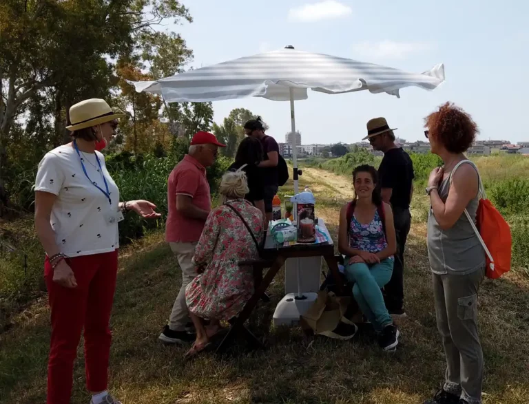 Un ombrellone sul canale