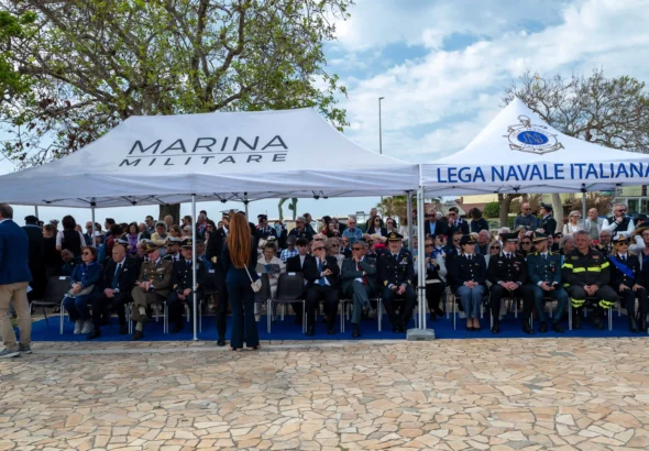 Monumento marinai Latina