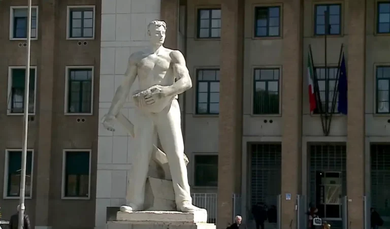 Statua del seminatore